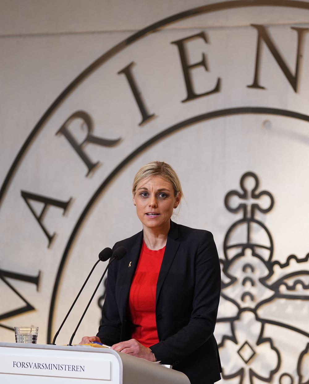 Transportminister Trine Bramsen siger ifølge DR, at hun er overrasket over, at det overhovedet er kommet et udbud på konsulentydelser på Kattegatforbindelsen. Transportminister Trine Bramsen siger ifølge DR, at hun er overrasket over, at det overhovedet er kommet et udbud på konsulentydelser på Kattegatforbindelsen.