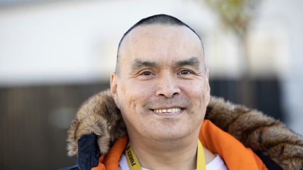 Søren trives godt med, at der er folk omkring ham, som han kan snakke med. - Du er aldrig alene. Du kan altid få en god snak med omgivelserne, og der er nok af muligheder for, at vi kommer hinanden ved, siger Søren Jensen. <i>Foto: Claus Søndberg</i>