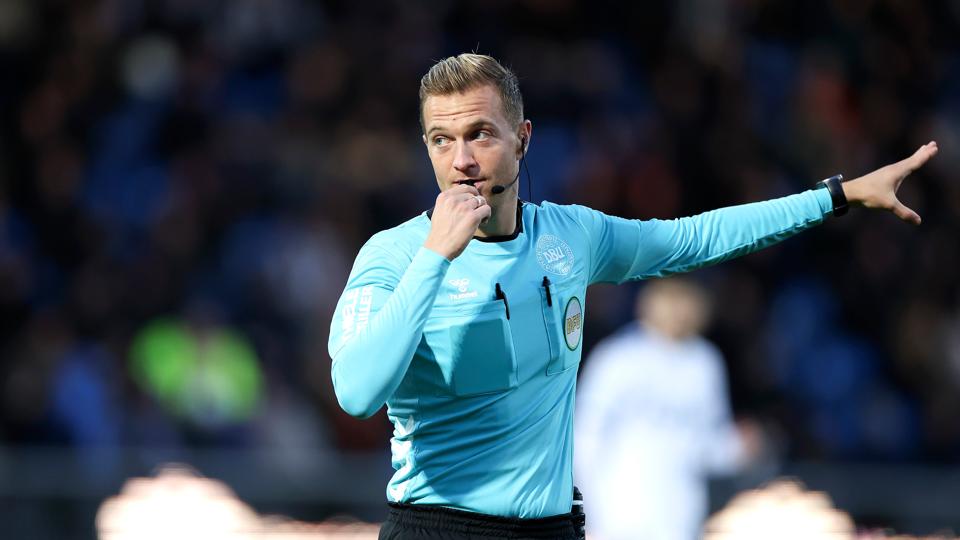Mikkel Redder har gjort kometkarriere i dansk fodbold. Derfor er det meget naturligt, at han nu får andre og større udfordringer. Her er han i kamp i oktober 2022. <i>Foto: Bente Poder</i>