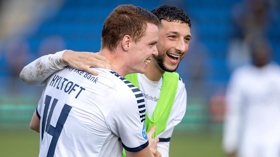 Wessam Abou Ali (th.) scorede lørdag mod sin tidligere klub og sendte en stille hentydning til en episode fra sin tid i AaB. <i>Arkivfoto: Lars Pauli</i>