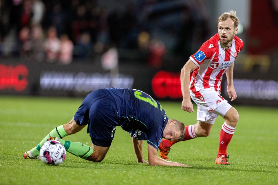 AaB's Iver Fossum er ikke tilfreds med sine egne præstationer i efteråret. <i>Arkivfoto: Lars Pauli</i>