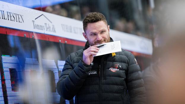 Cheftræner Garth Murray kunne se Aalborg Pirates komme flyvende ud til 2. periode. <i>Arkivfoto: Lars Pauli</i>