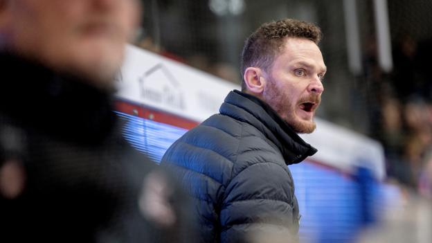 Aalborg Pirates' cheftræner, Garth Murray, var bestemt ikke tilfreds med dommerpræstationen, da Odense bed sig tilbage i kampen via en powerplay-scoring <i>Arkivfoto: Lars Pauli</i>