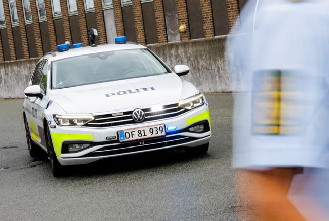 Genre foto af forskellige politi udstyr og situationer.  Politibil med blå blink.  Frederikshavn 07. september 2022. 
