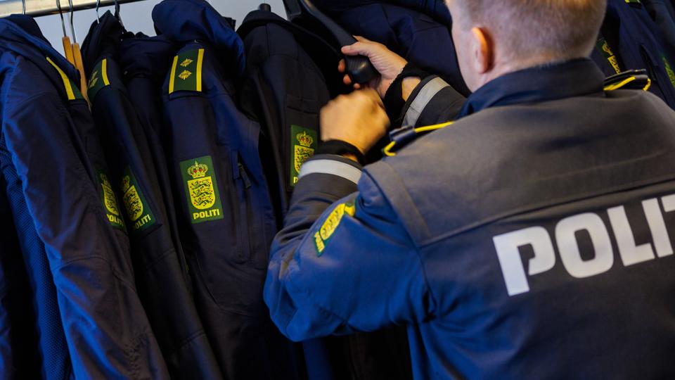 Politiet advarer ældre mod at udlevere hævekort og kode. <i>Foto: Henrik Bo</i>