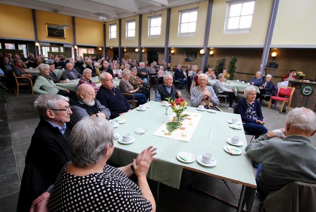 Langt over 100 mødte op, da Ældre Sagen og Dronninglund Seniorer arrangerede musikalsk hyggeeftermiddag.