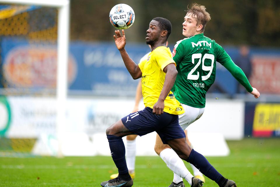 Abdoul Yoda og holdkammeraterne forsvarede sig igen godt. <i>Foto: Torben Hansen</i>