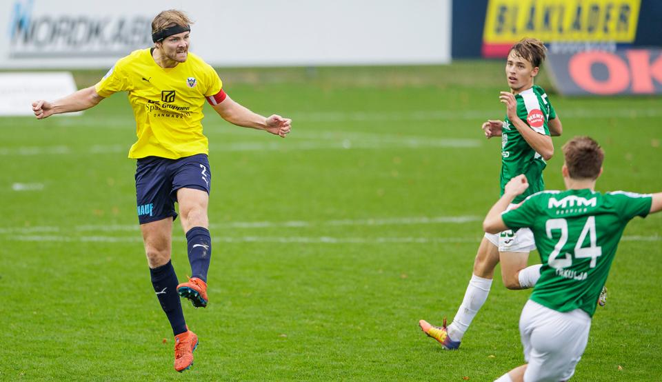 Med Simon Jakobsen som styrmand har Hobro fået opbygget en meget solid defensiv. Søndag holdt himmerlændingene målet rent for femte gang i træk. <i>Foto: Torben Hansen</i>