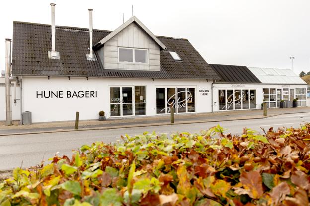 Siden 1952 har Poul Bjergs forældre drevet bageri og restaurant på adressen centralt i Hune.