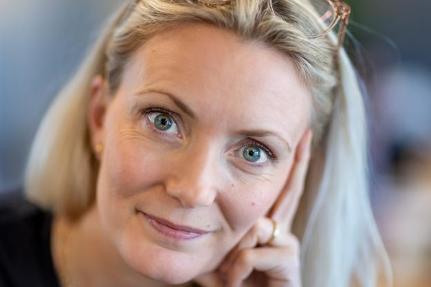 Hun begyndte med 100.000 kroner, hun havde stående på sin opsparingskonto i banken. I dag kalder Linnéa Schmidt investeringerne for sin "pengemaskine".