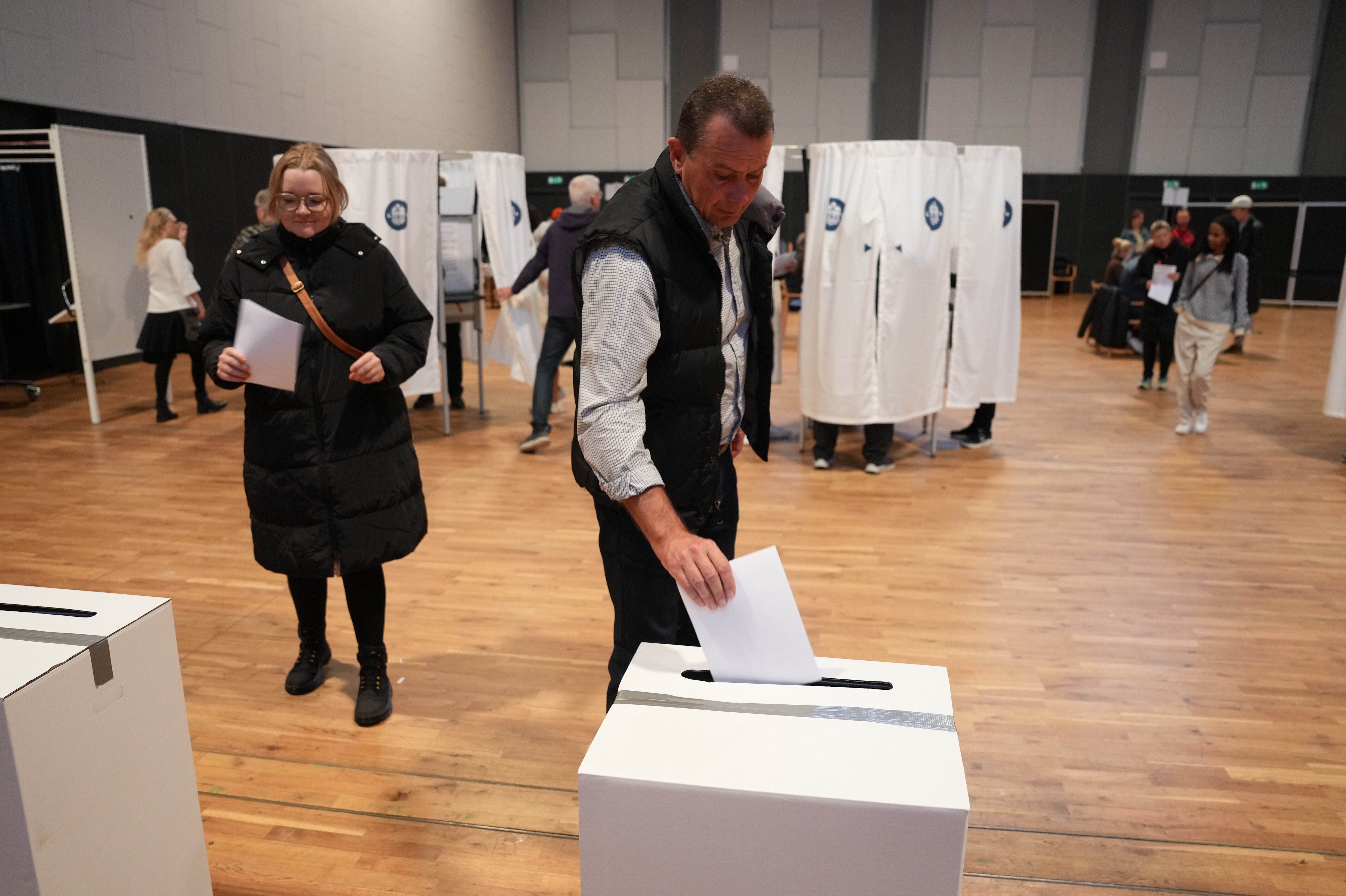 Kø fra morgenstunden på nordjyske valgsteder - valget er i gang