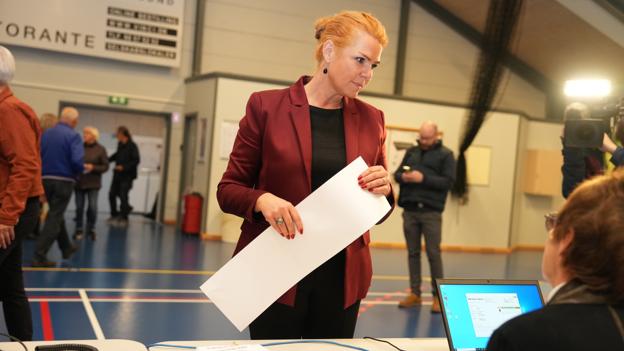 Inger Støjberg fra Danmarksdemokraterne stemmer i Hadsund Hallerne i Hadsund. <i>Ritzau Scanpix</i>