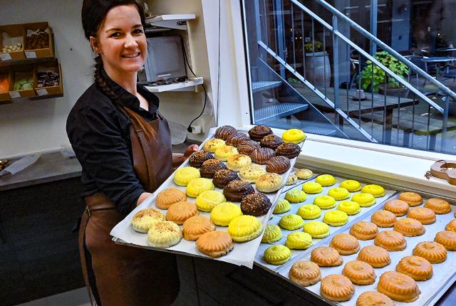 Pernille Tophus og Chokoladekurven har opfundet en helt ny flødebolle-cookie i foreløbigt fem versioner.
