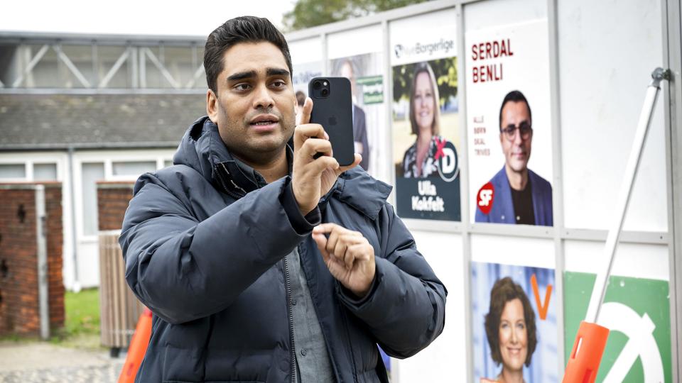 Sikandar Siddique, der er politisk leder af Frie Grønne, ryger ud af Folketinget. Hans parti har ikke fået nok stemmer til at komme over spærregrænsen på to procent. Heller ikke Kristendemokraterne kommer i Folketinget. <i>Nils Meilvang/Ritzau Scanpix</i>