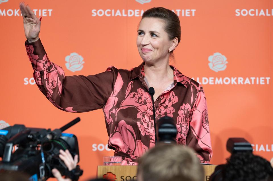 Statsminister Mette Frederiksen (S) i fællessalen på Christiansborg. <i>Foto: Claus Søndberg</i>