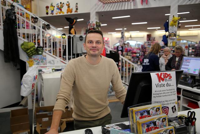 Christian Vejby driver sammen med sin søster, Charlotte, seks Kids Coolshop-butikker i Jylland og på Fyn.