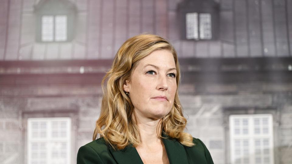 Sofie Carsten Nielsen (RV) under partilederdebat hos Publicistklubben onsdag formiddag. Toppolitikeren har senere på dagen trukket sig som politisk leder for Radikale Venstre. <i>Philip Davali/Ritzau Scanpix</i>