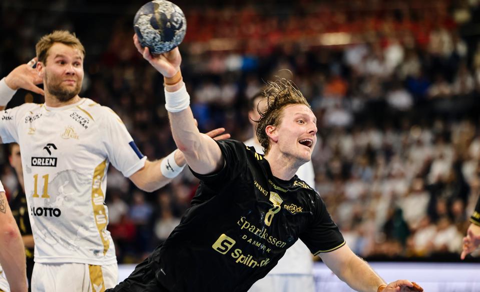 Jesper Nielsen spillede en stærk kamp på Aalborg Håndbolds streg mod Kiel. <i>Foto: Frank Molter/AP/Ritzau Scanpix</i>