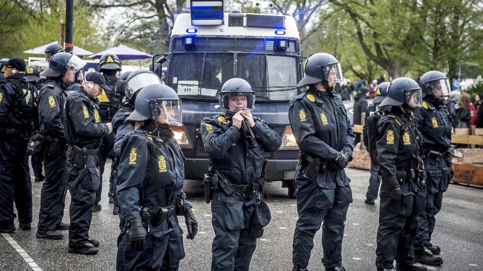Københavns Politi var massivt til stede ved Champions League-kampen onsdag aften mellem FC København og Borussia Dortmund. Det forhindrede ifølge politiet ballade. (Arkivfoto). <i>Mads Claus Rasmussen/Ritzau Scanpix</i>