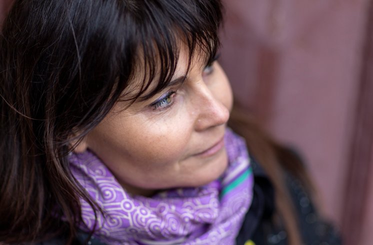 Signe synger for syge børn og unge: - Der kan musik noget, som ord ikke ...