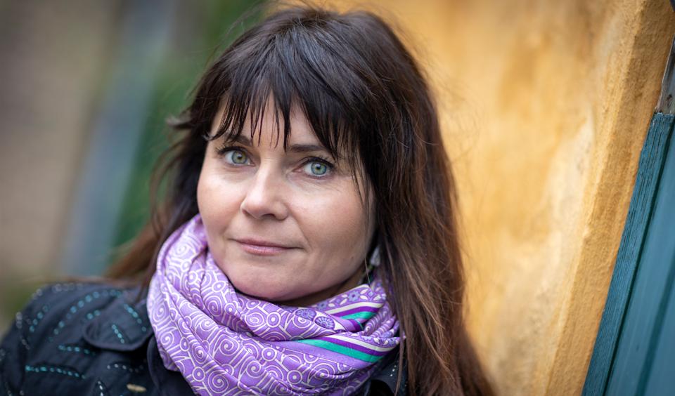 Signe Olsen fra Tårs udgav 9. november sit debutalbum "Jeg er der altid for dig". Titlen på albummet er en reference til de sårbare og syge børn, som hun synger for. <i>Foto: Martél Andersen</i>