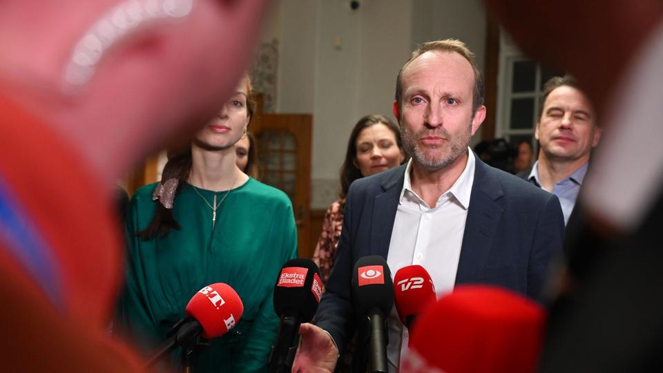 Torsdag aften har De Radikale præsenteret Martin Lidegaard som ny politisk leder. Hans næstformand bliver Samira Nawa. <i>Philip Davali/Ritzau Scanpix</i>