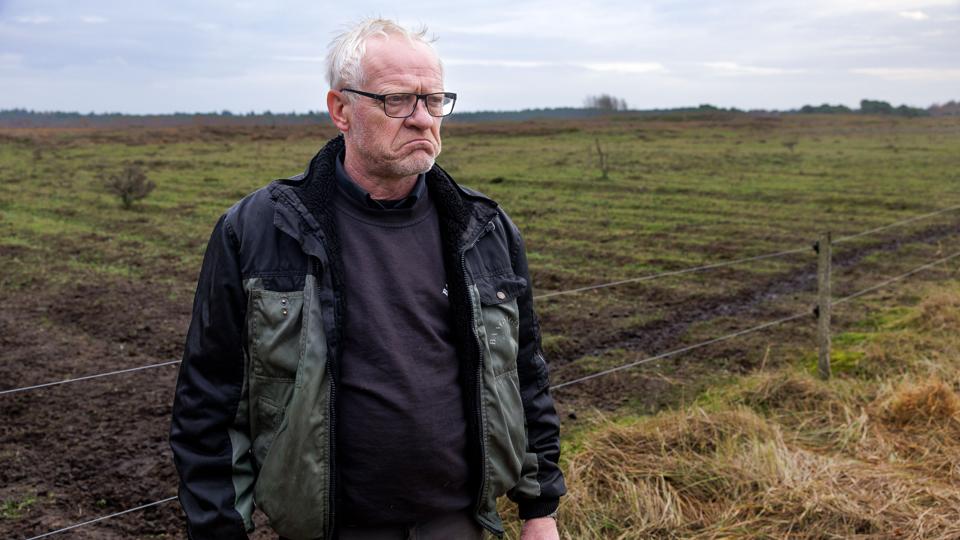 Landmand Per Larsen orker ikke at kæmpe længere. <i>Foto: Bo Lehm</i>
