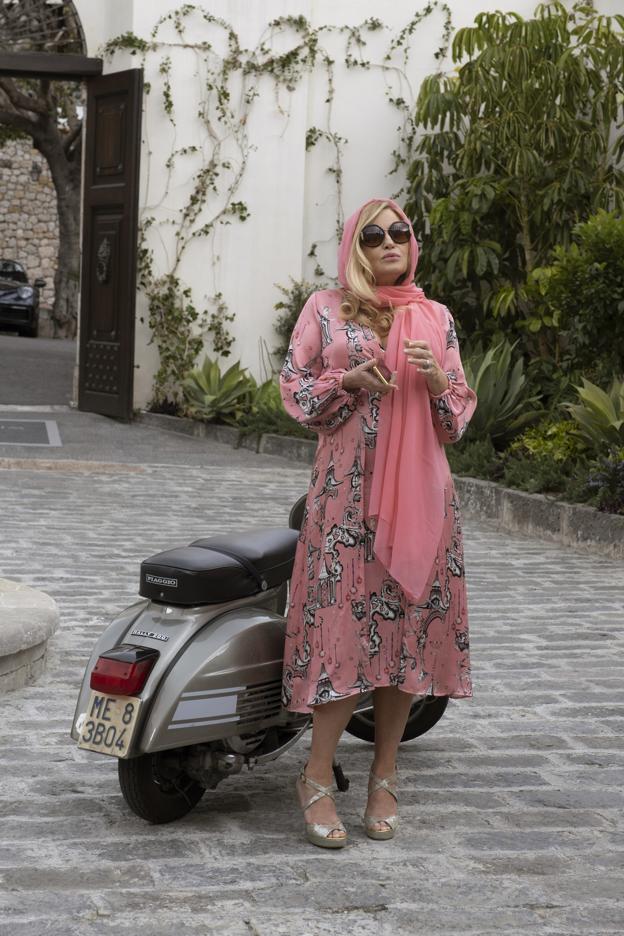 Den ustabile Tania gør igen sin entre på et af The White Lotus resorts. <i>Fabio Lovino/HBO</i>