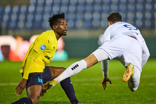 Soumaila Ouattara fra Burkina Faso fik debut for Hobro i nederlaget til HB Køge. <i>Foto: Henrik Bo</i>