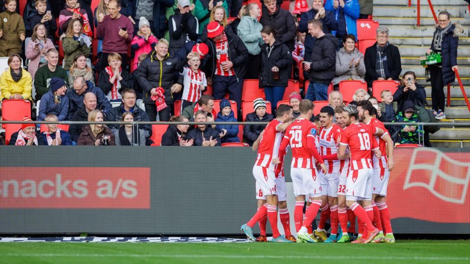AaB får en økonomisk indsprøjtning frem mod det kommende transfervindue. <i>Foto: Henrik Bo</i>