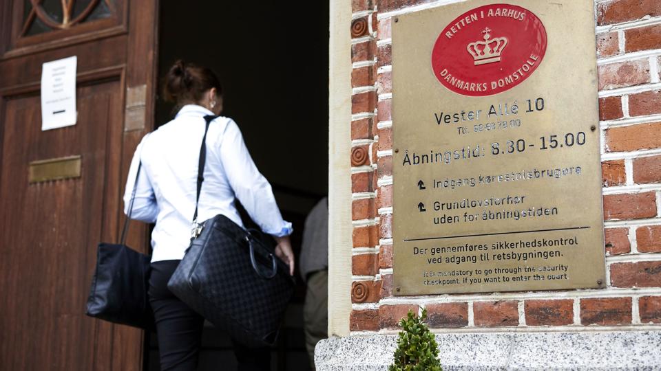 En 19-årig mand er søndag ved Retten i Aarhus blevet varetægtsfængslet i fire uger sigtet for voldtægt. Han nægter sig skyldig. (Arkivfoto). <i>Mikkel Berg Pedersen/Ritzau Scanpix</i>