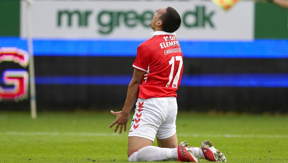 Dimitrios Emmanouilidis både scorede og blev udvist i kampen mod Hillerød. <i>Frank Cilius/Ritzau Scanpix</i>