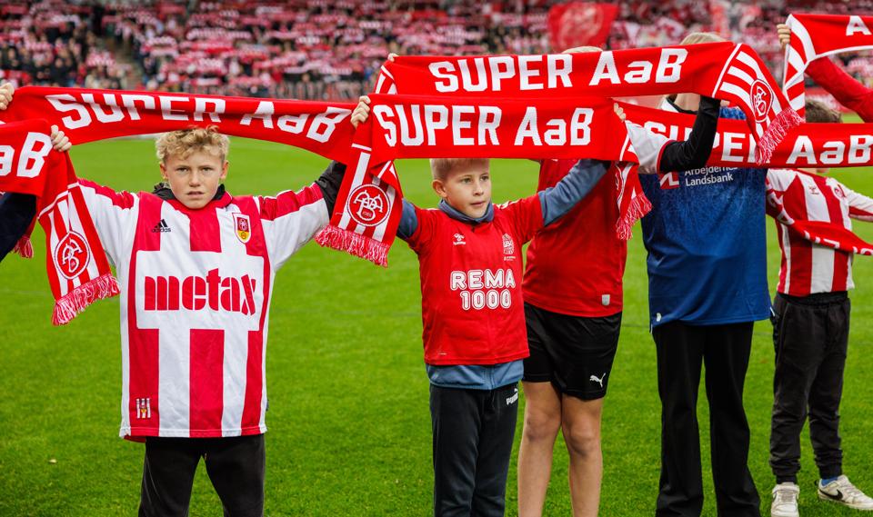 Opbakningen til AaB er stadig enorm trods svigtende resultater i efteråret. <i>Foto: Henrik Bo</i>