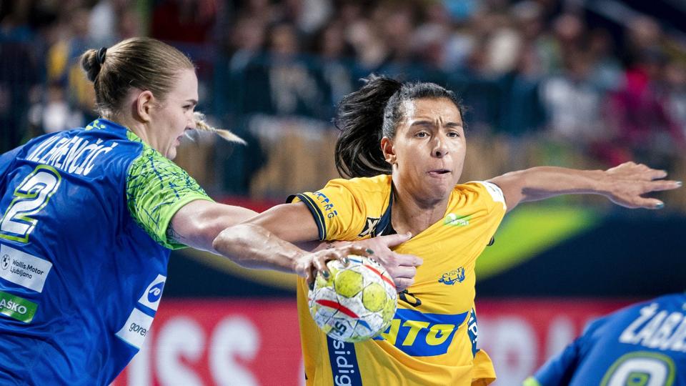 Sveriges Jamina Roberts slog takten an i det svenske angreb, som endte med at køre hen over Slovenien. <i>Liselotte Sabroe/Ritzau Scanpix</i>