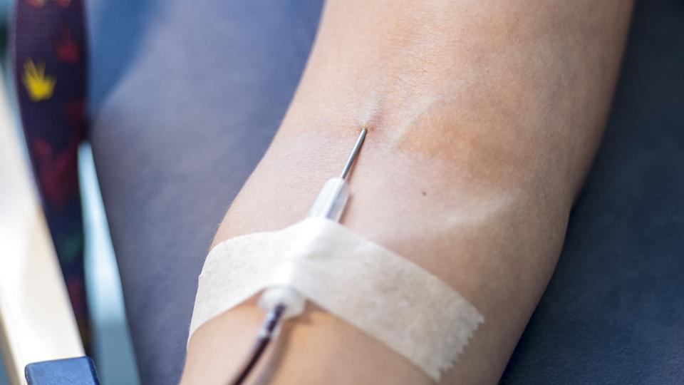 Laboratorieskabt blod har måske bedre holdbarhed end normale bloddonationer. Det kan potentielt betyde, at patienter får brug for færre transfusioner. (Arkivfoto). <i>Mads Claus Rasmussen/Ritzau Scanpix</i>