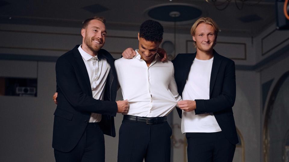 Landsholdsspillerne i nordjysk outfit. <i>Foto: DBU</i>