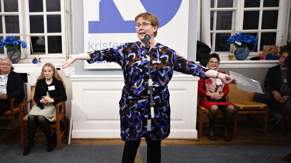Marianne Karlsmose holder tale under valgaftenen efter folketingsvalg hos Kristendemokraterne på Christiansborg. Partiet fik 0,5 procent af stemmerne. <i>Philip Davali/Ritzau Scanpix</i>