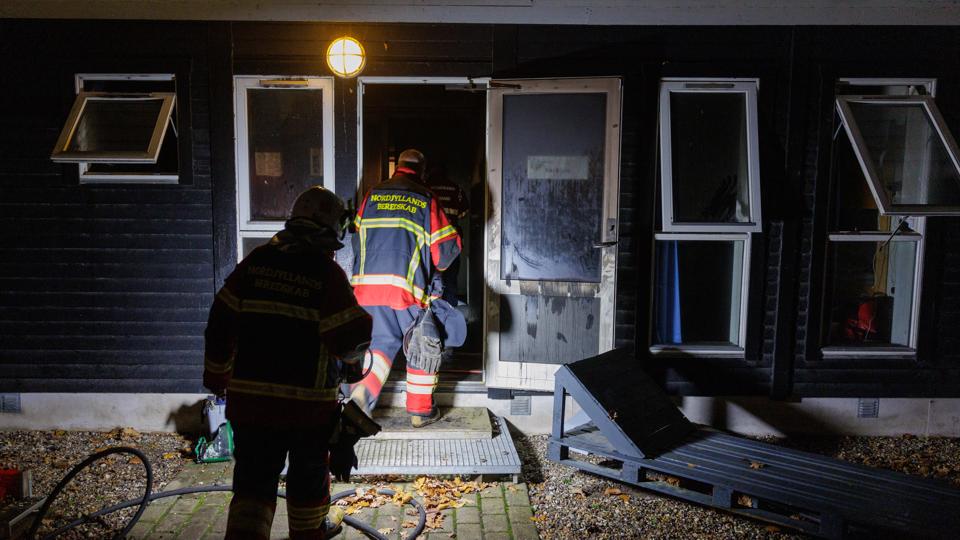 Beboerfløj er brændt på Farsø Efterskole. <i>Foto: Henrik Bo</i>
