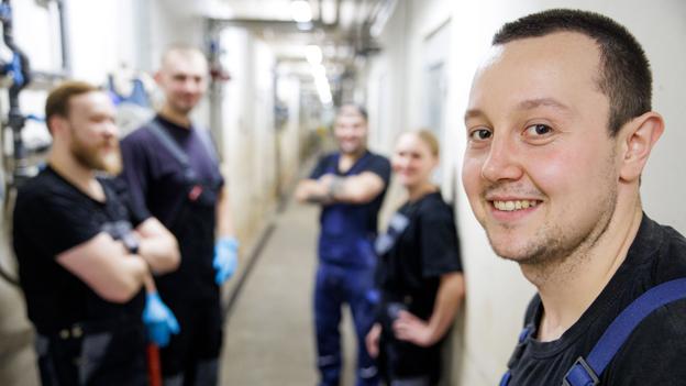 - Vi er et godt team, fastslår Oleksandr Matsiuchenko med henvisning til sine kolleger, hvoraf han har kendt de tre lige siden universitetet i Ukraine. <i>Foto: Bo Lehm</i>