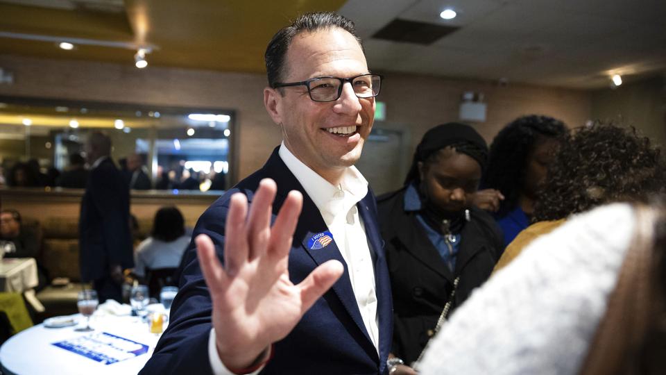 Demokraten Josh Shapiro, der i dag er justitsminister i Pennsylvania, er natten til onsdag dansk tid blevet valgt til guvernør i delstaten. (Arkivfofo). <i>Francis Chung/E/Ritzau Scanpix</i>