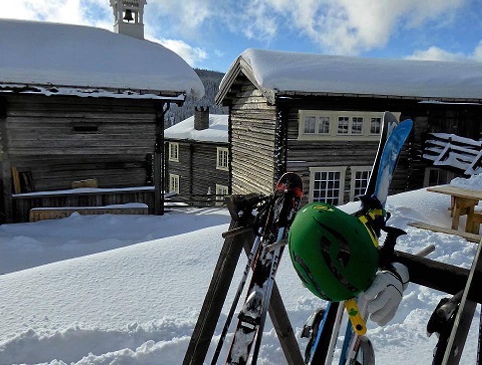 Det bliver dyrere at komme på skiferie nord på, fordi rederierne sætter priserne op. <i>Arkivfoto: Britt Kristensen</i>
