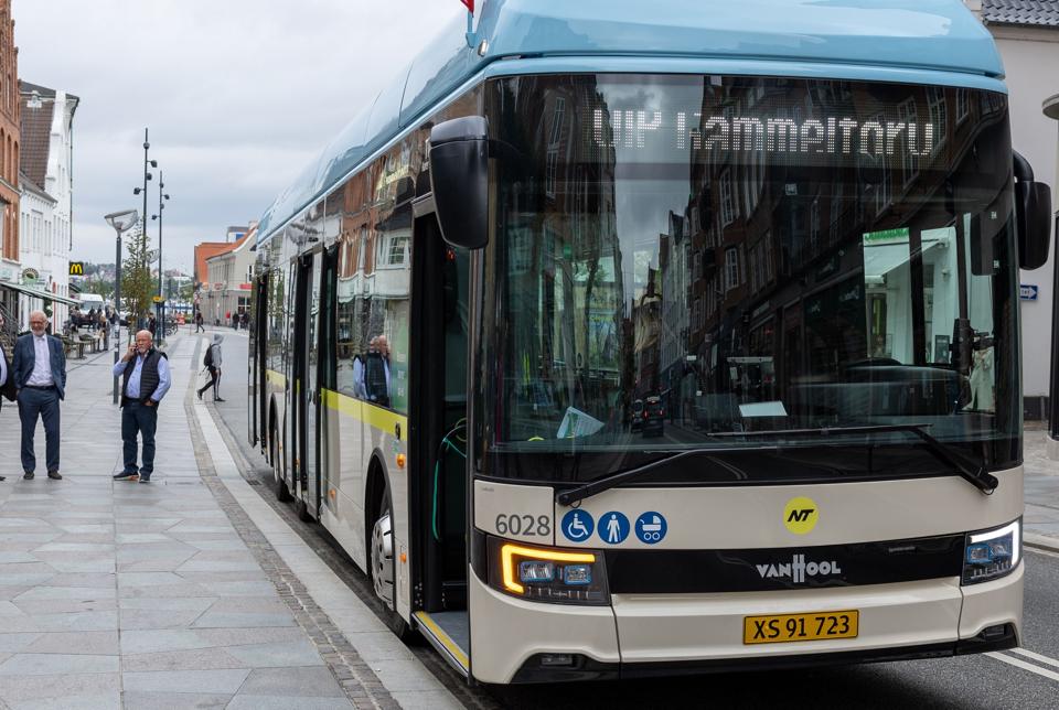 El-busserne i Aalborg bliver fortsat mødt af kritik. Især fra ældre, der ikke synes, de er fornuftigt indrettet. <i>Foto: Kim Dahl Hansen</i>