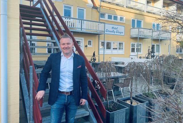 Thomas Luca Andreasen overtager fra nytår det traditionsrige Hotel Strandly i Skagen.