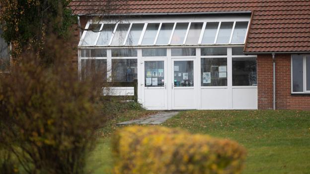 Selv om man synes man grundlæggende har en god skole, kan lokale ikke komme uden om, at egnens børnetal er faldet voldsomt de sidste år. Så voldsomt, at man ikke kan tage det for givet, at man næste skoleår fortsat kan lave en forsvarlig undervisning. <i>Foto: Claus Søndberg</i>
