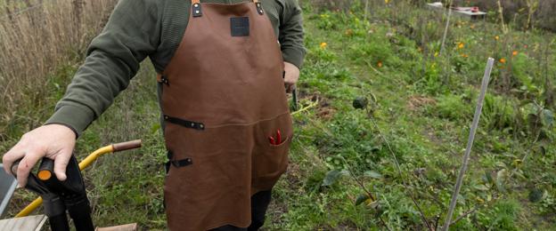 Christian Bak har 68 forskellige æblesorter i sin plantage. <i>Foto: Claus Søndberg</i>