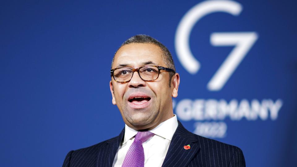 Den britiske udenrigsminister, James Cleverly, oplyser på Twitter, at Irans diplomati skal forklare sig i sag om det, Storbritannien mener er trusler mod journalister. (Arkivfoto). <i>Janine Schmitz/Ritzau Scanpix</i>