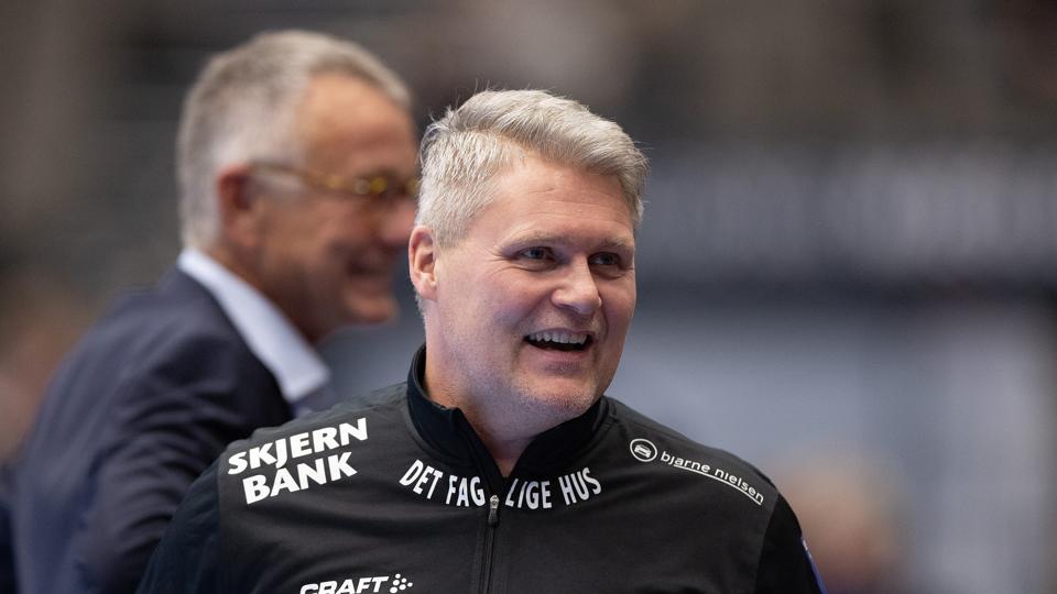 Anders Thomsen overtog cheftrænerstolen i Ribe-Esbjerg for et år siden, og siden har resultaterne været særdeles opløftende. <i>Foto: Bente Poder</i>