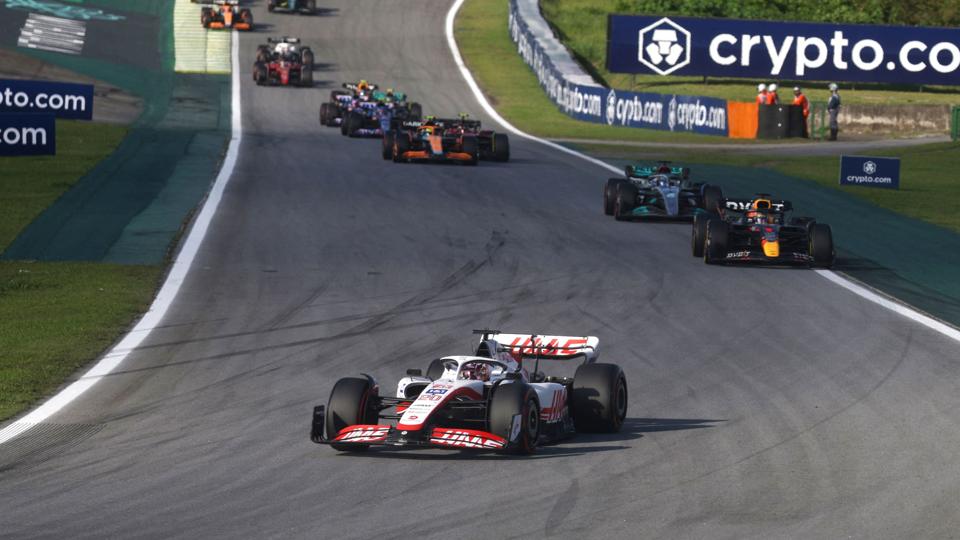 Kevin Magnussen prøvede lørdag at ligge forrest i et Formel 1-løb. Han endte som nummer otte. <i>Ricardo Moraes/Reuters</i>