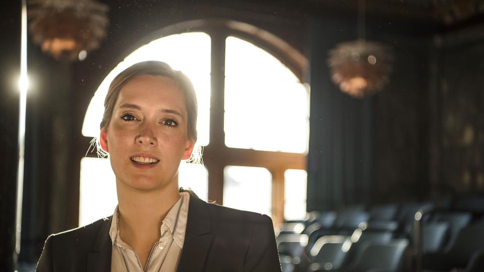 Privatøkonom hos Danske Bank Louise Aggerstrøm Hansen råder til, at man tjekker sin forskudsopgørelse en ekstra gang. Der kan være penge at hente. <i>Søren Bidstrup/Ritzau Scanpix</i>
