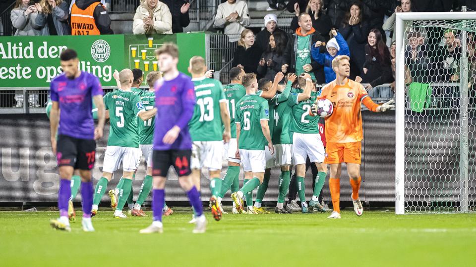 FC Midtjylland tabte pokalkampen mod Viborg FF på udebane med 1-3. Efter kampen opstod der voldsomme uroligheder blandt gæsternes fans. <i>Johnny Pedersen/Ritzau Scanpix</i>